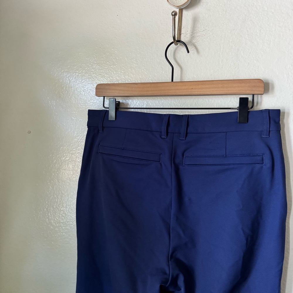 Away | The Streamline Pants - Picture 4 of 6